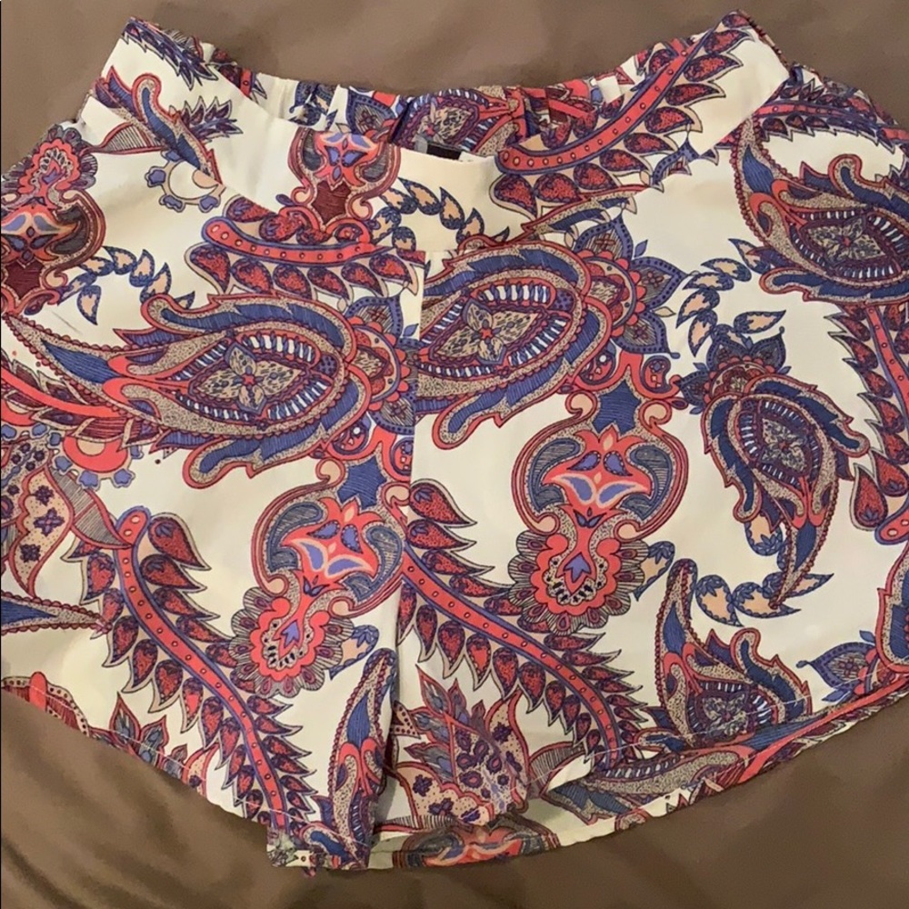 Loose shorts